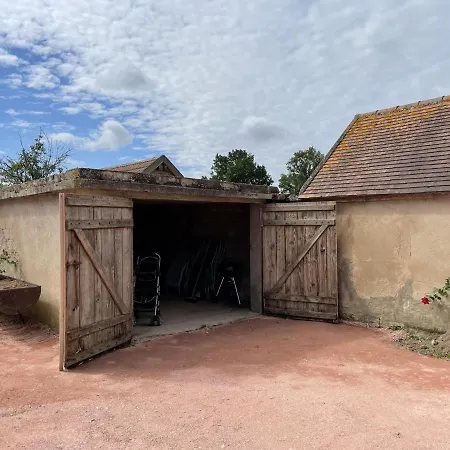 De Charme Renove A Pierrefitte-sur-loire, Vue Sur Campagne - Fr-1-489-334 Prázdninový dům *