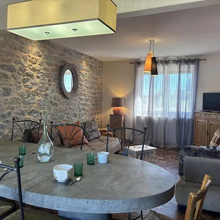 Rénové Avec Jardin Et Vue Sur Château - Fr-1-489-334 Casa de Campo *