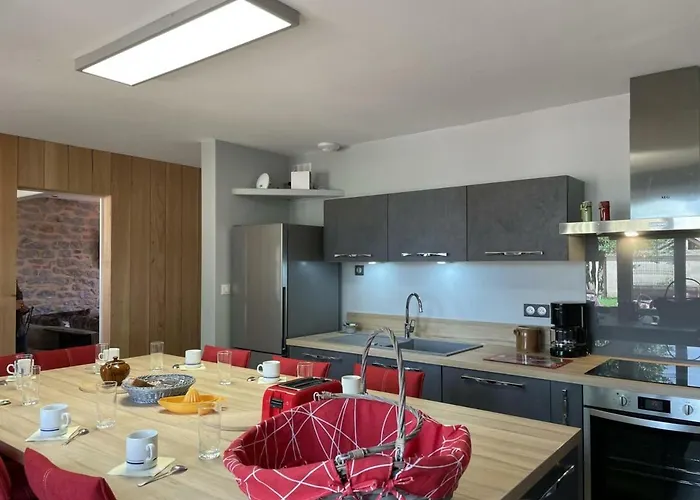 De Charme Renove A Pierrefitte-sur-loire, Vue Sur Campagne - Fr-1-489-334 度假居 *