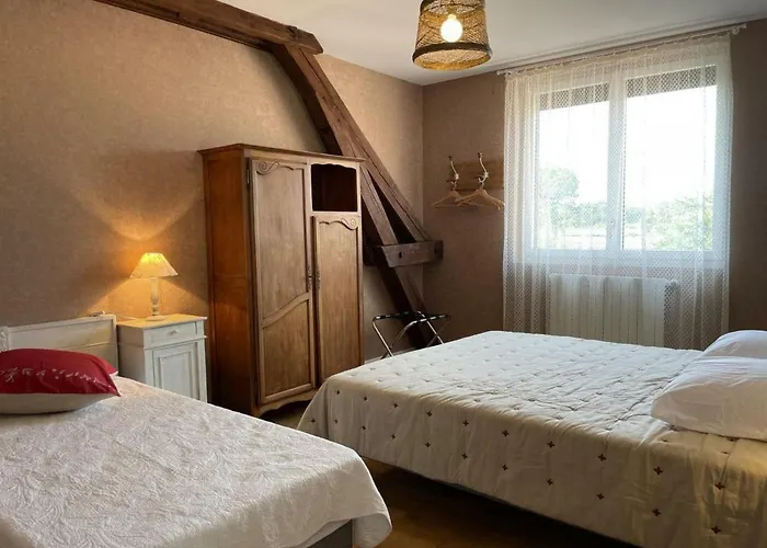 De Charme Renove A Pierrefitte-sur-loire, Vue Sur Campagne - Fr-1-489-334 度假居 *