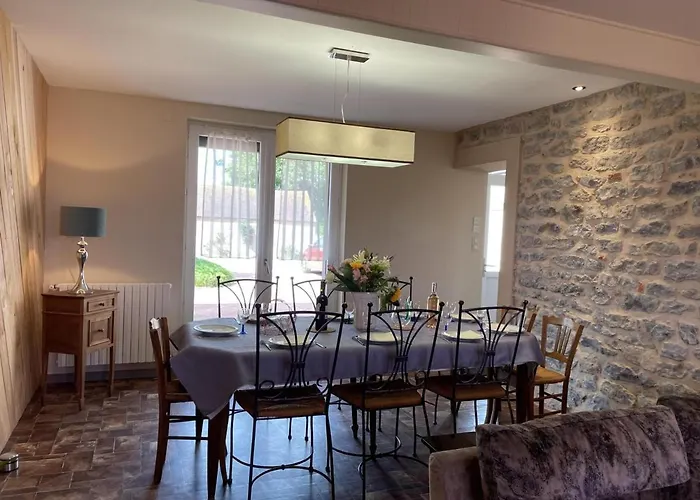 De Charme Renove A Pierrefitte-sur-loire, Vue Sur Campagne - Fr-1-489-334 * Pierrefitte-sur-Loire