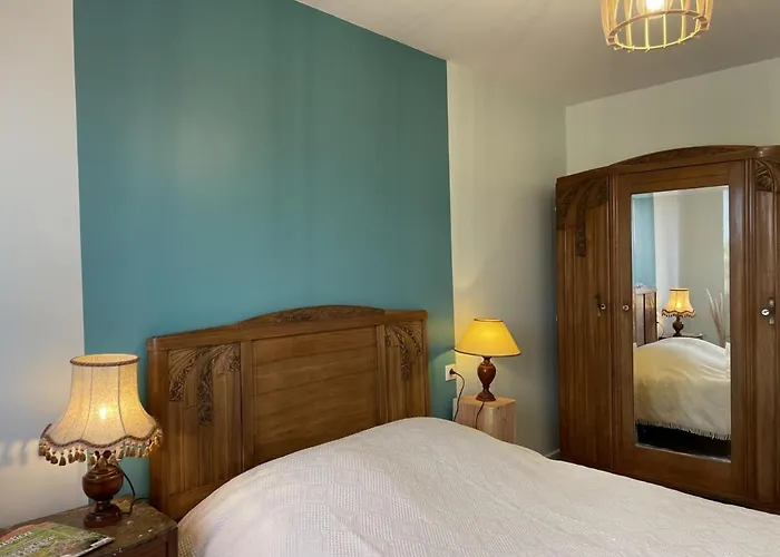 De Charme Renove A Pierrefitte-sur-loire, Vue Sur Campagne - Fr-1-489-334