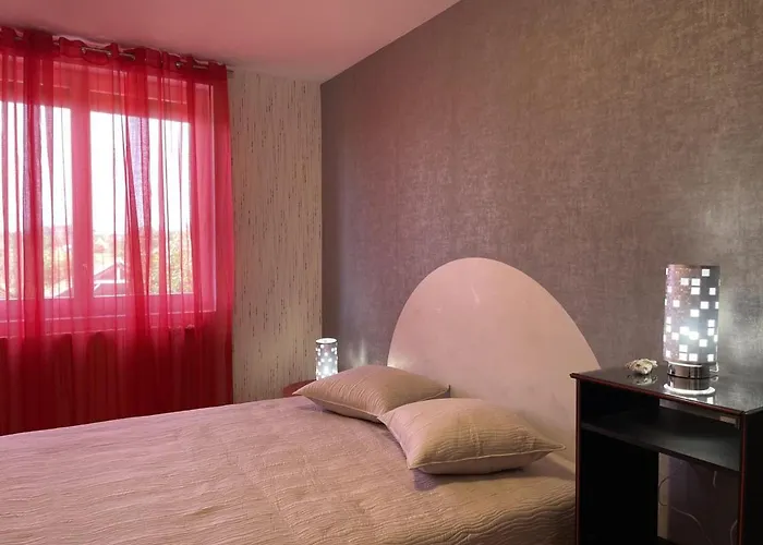 De Charme Renove A Pierrefitte-sur-loire, Vue Sur Campagne - Fr-1-489-334 度假居 *