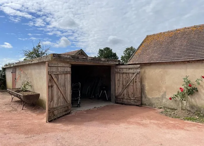 De Charme Renove A Pierrefitte-sur-loire, Vue Sur Campagne - Fr-1-489-334 度假居 *